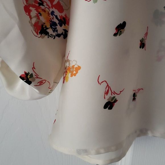 FRANCESCA'S COLLECTION floral blouse - Picture 7 of 8